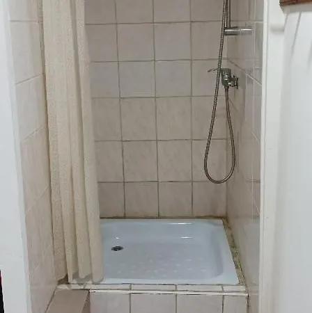 Old Cottage, Steep Hill, Read Info And Rating *