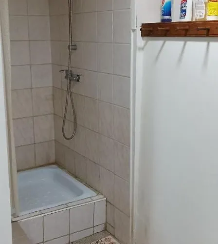 Old Cottage, Steep Hill, Read Info And Rating